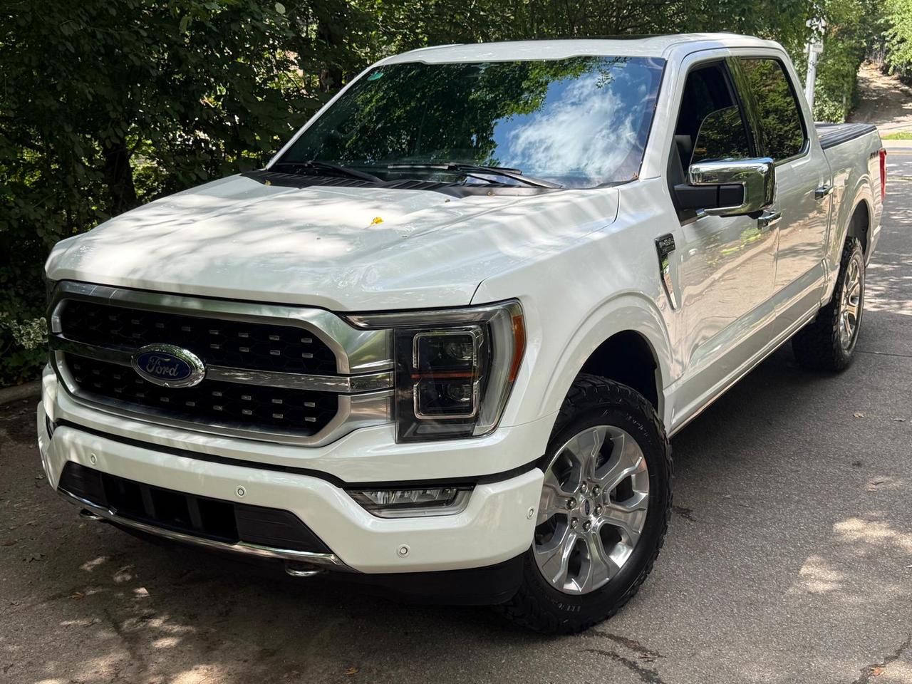 <p>PLATINUM | 4X4 | 3.5L ECOBOOST V6 | SUPERCREW | LEATHER | PANORAMIC SUNROOF | NAVIGATION | 360&deg; CAMERA | HEATED & COOLED SEATS | PREMIUM SOUND | LOADED**</p><p>DONT MISS OUT ON THIS BEAUTIFUL 2023 FORD F-150 PLATINUM SUPERCREW 4X4** FOR ONLY $44,788 PLUS HST & LICENSING!**</p><p>POWERED BY THE POWERFUL 3.5L ECOBOOST V6 ENGINE PAIRED WITH A 10-SPEED AUTOMATIC TRANSMISSION!** The Platinum sits at the top end of the F-150 lineup, combining serious truck capability with a premium luxury interior, advanced technology and exceptional comfort.</p><p>LOADED WITH PREMIUM FEATURES INCLUDING:** Leather Interior, Heated & Ventilated Front Seats, Heated Rear Seats, Power Front Seats with Memory, Panoramic Twin-Panel Moonroof, Large Touchscreen Infotainment System, Navigation, Apple CarPlay & Android Auto, Premium Audio System, 360-Degree Camera, Backup Camera, Front & Rear Parking Sensors, Blind Spot Monitoring, Lane Keeping System, Adaptive Cruise Control, Push-Button Start, Remote Start, Power-Folding Mirrors, Power Adjustable Pedals, Dual-Zone Climate Control, Power Sliding Rear Window, Running Boards, Alloy Wheels, LED Lighting and Much More!</p><p>PLATINUM LUXURY WITH F-150 CAPABILITY!** Whether you need a premium daily driver, a capable work truck, or a comfortable family pickup, this F-150 Platinum delivers an excellent combination of POWER, TECHNOLOGY, LUXURY AND VERSATILITY.**</p><p>ONLY $44,788 PLUS HST & LICENSING!**</p><p>FINANCING AVAILABLE! TRADE-INS WELCOME!**</p><p>Contact us today to book your test drive. **DONT MISS YOUR CHANCE TO OWN THIS LOADED 2023 FORD F-150 PLATINUM AT AN EXCELLENT PRICE!**</p><p>BUY WITH CONFIDENCE AND TRUST FROM AN ONTARIO REGISTERED DEALER!**</p>