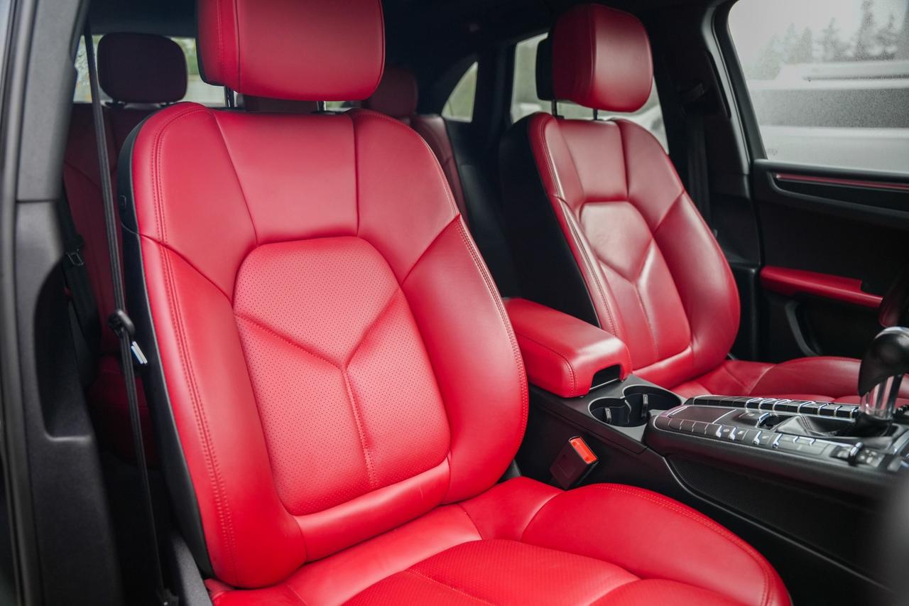 2021 Porsche Macan  Photo