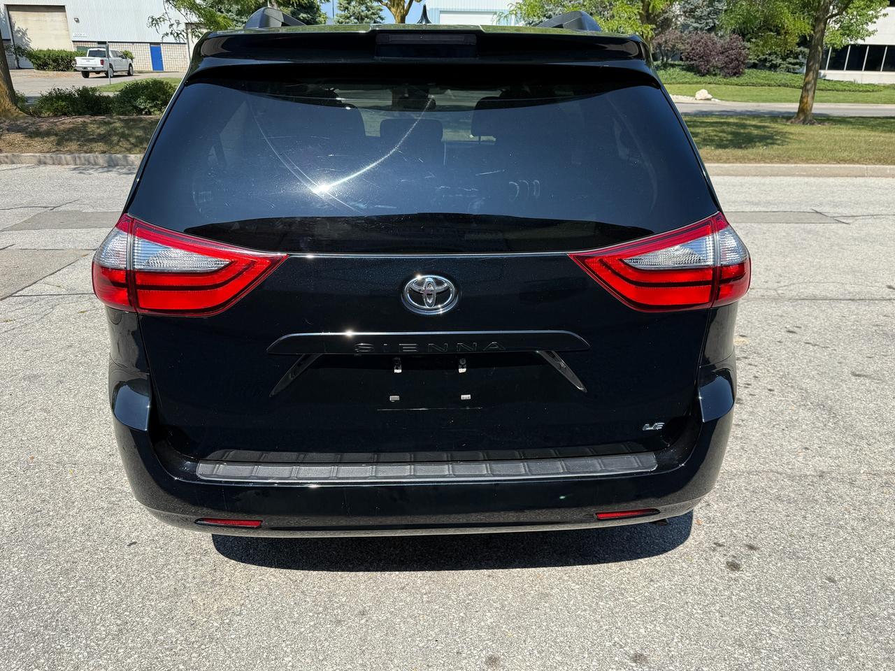2018 Toyota Sienna LE 8PASS,REARVIEW CAMERA,NO ACCIDENTS,CERTIFIED! Photo