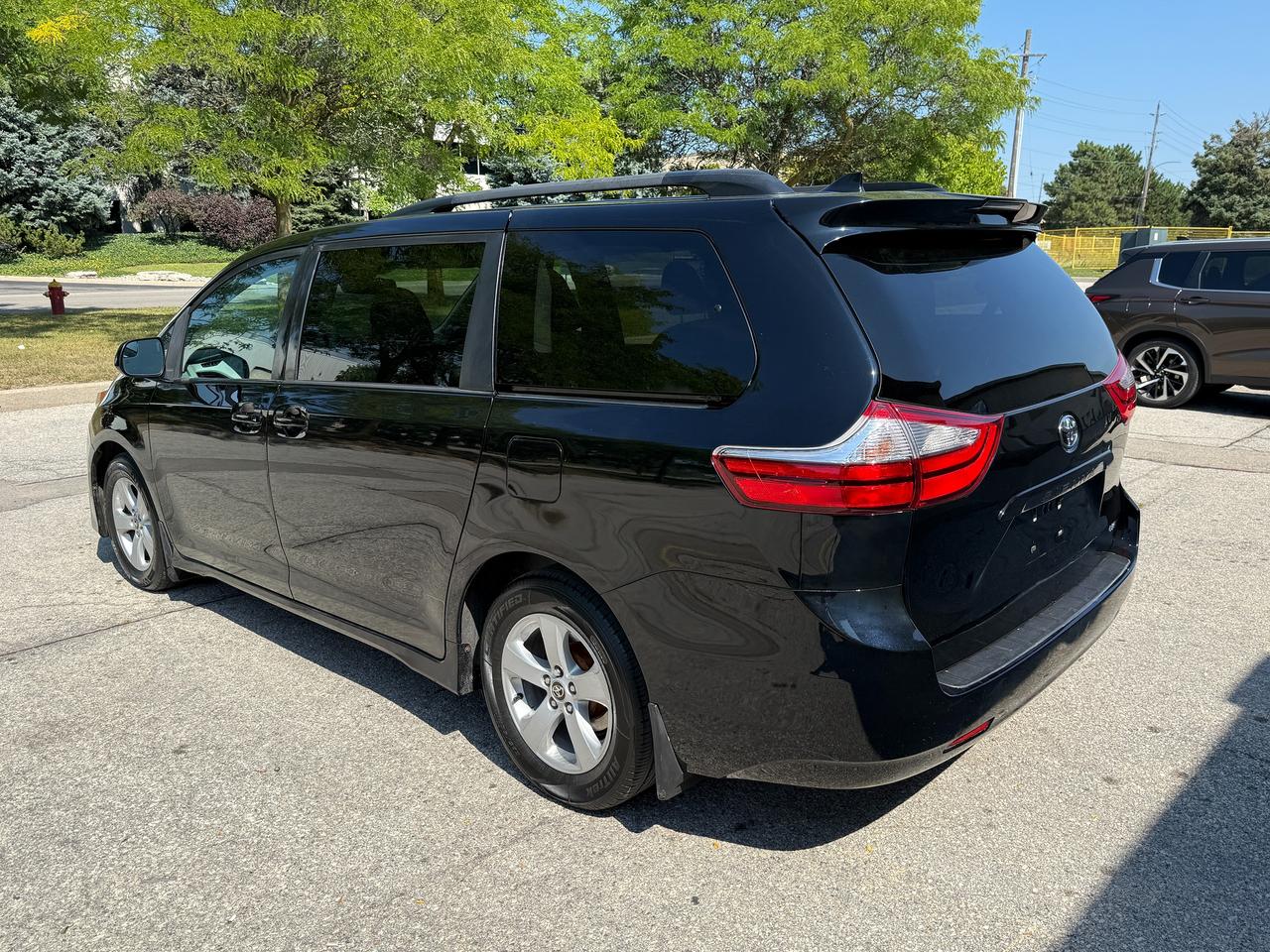 2018 Toyota Sienna LE 8PASS,REARVIEW CAMERA,NO ACCIDENTS,CERTIFIED! Photo