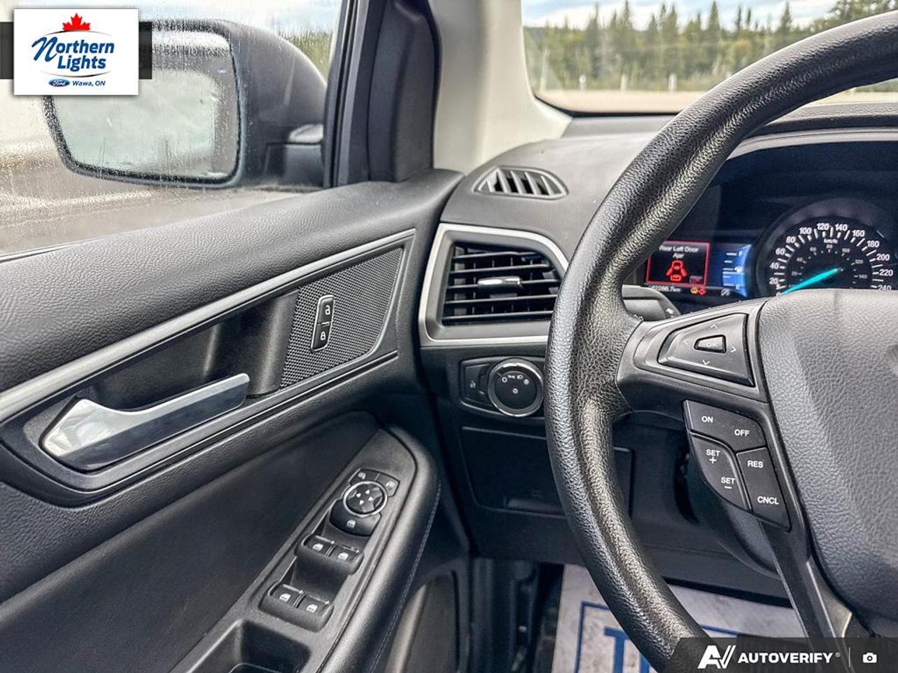 2022 Ford Edge SE Photo