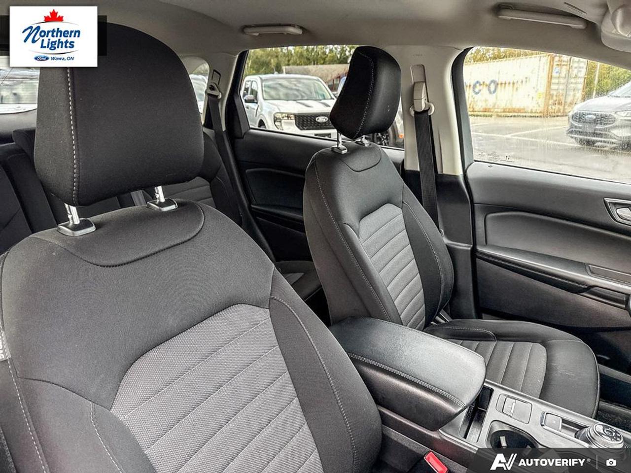 2022 Ford Edge SE Photo