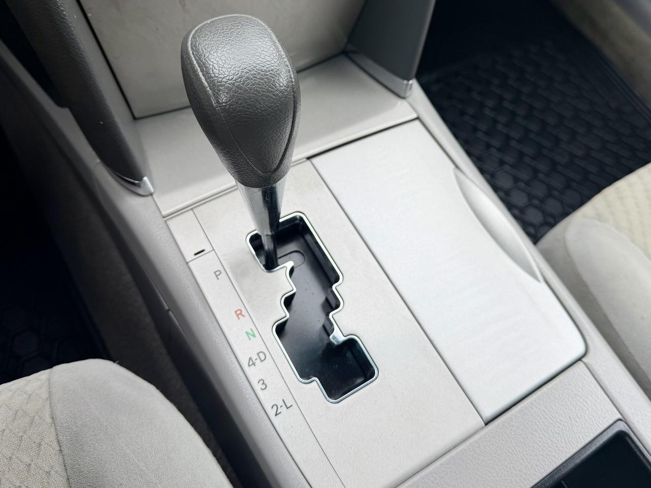 2009 Toyota Camry FINANCING AVAILABLE Photo12