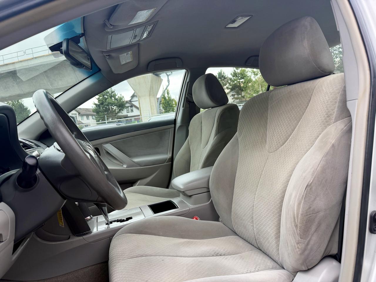 2009 Toyota Camry FINANCING AVAILABLE Photo9