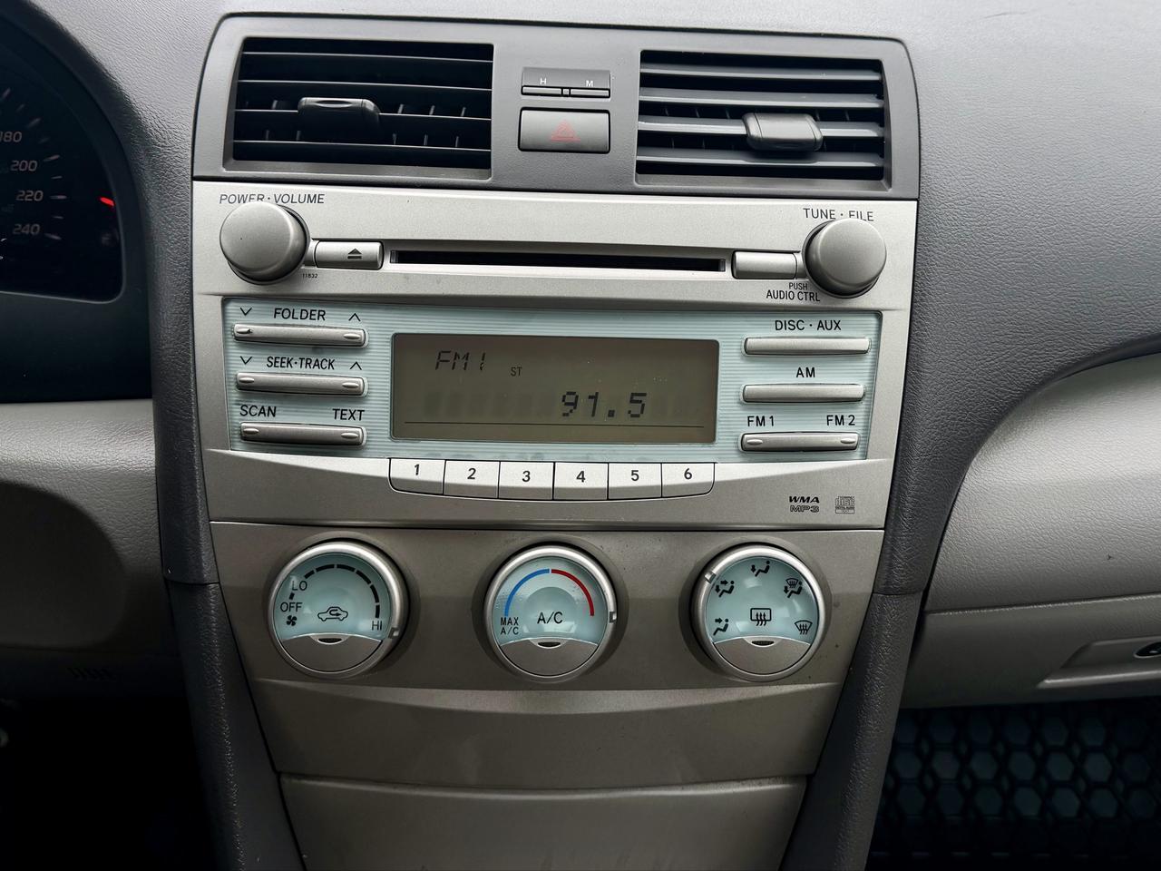 2009 Toyota Camry FINANCING AVAILABLE Photo13
