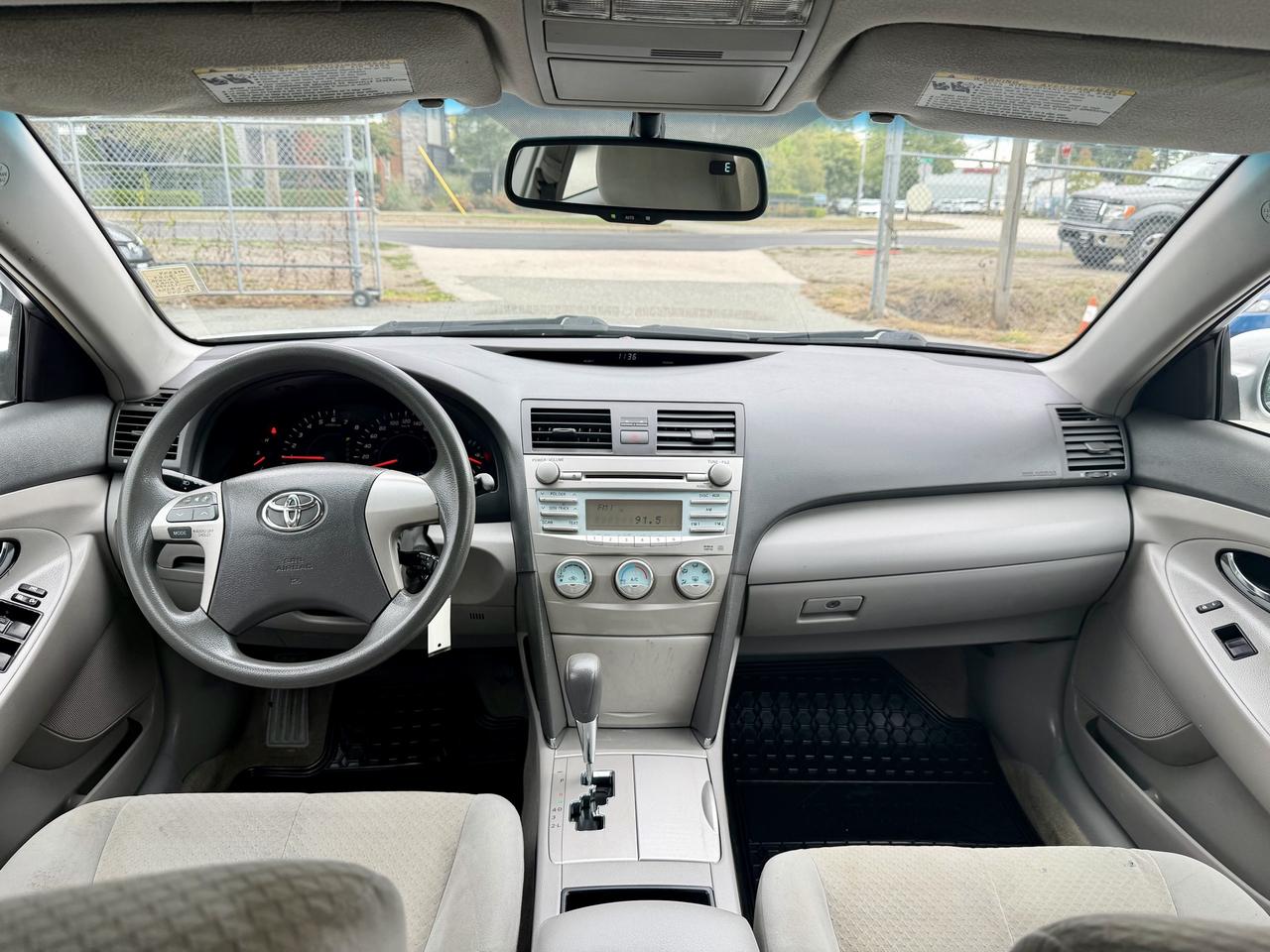 2009 Toyota Camry FINANCING AVAILABLE Photo10