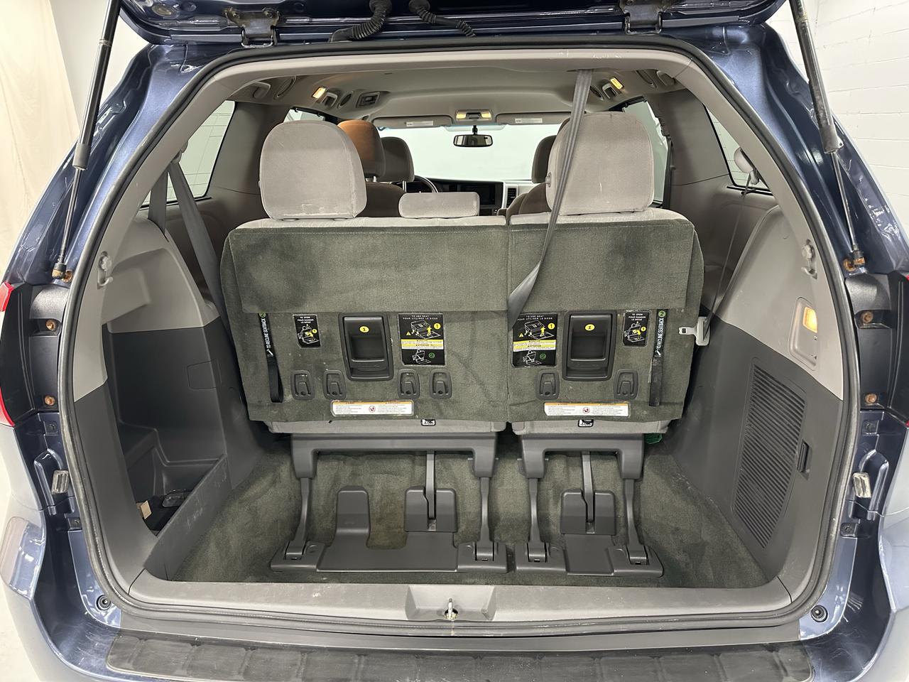 2017 Toyota Sienna 5dr LE 7-Pass AWD Photo27
