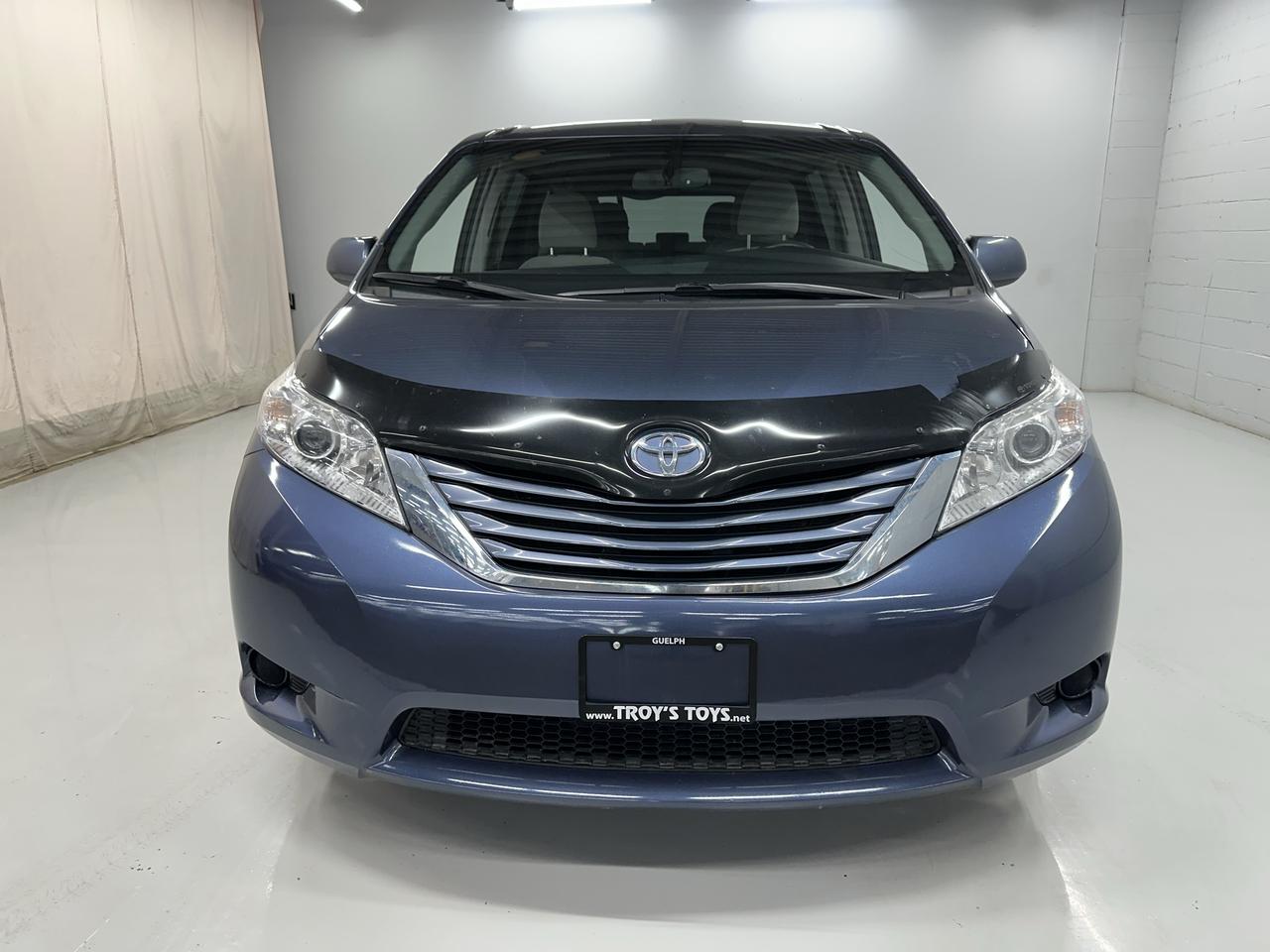 2017 Toyota Sienna 5dr LE 7-Pass AWD Photo23