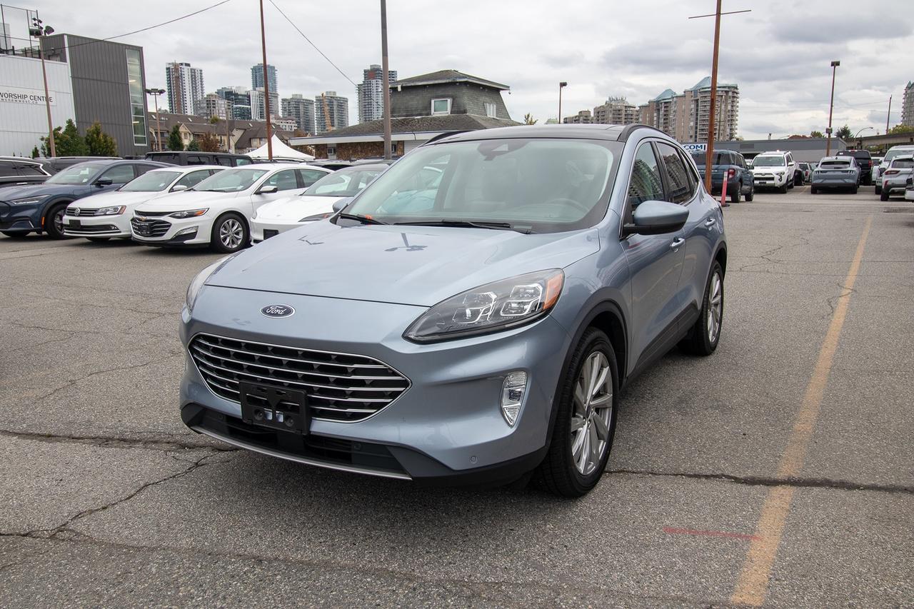 2022 Ford Escape Titanium AWD Photo0
