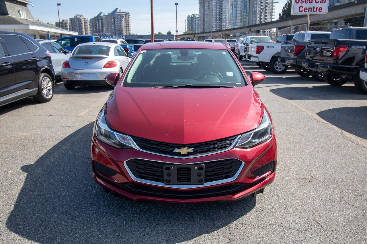 2018 Chevrolet Cruze LT Photo2