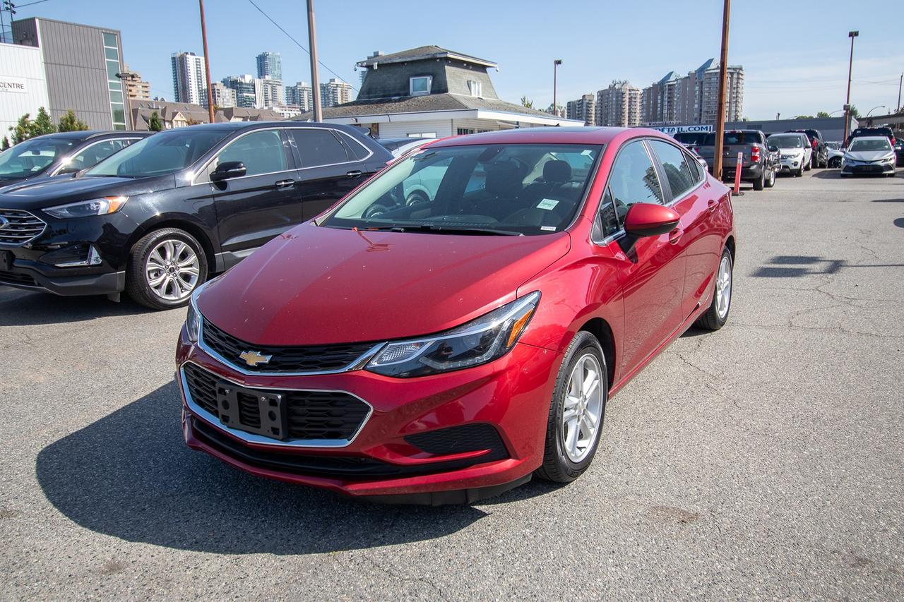 2018 Chevrolet Cruze LT Photo0