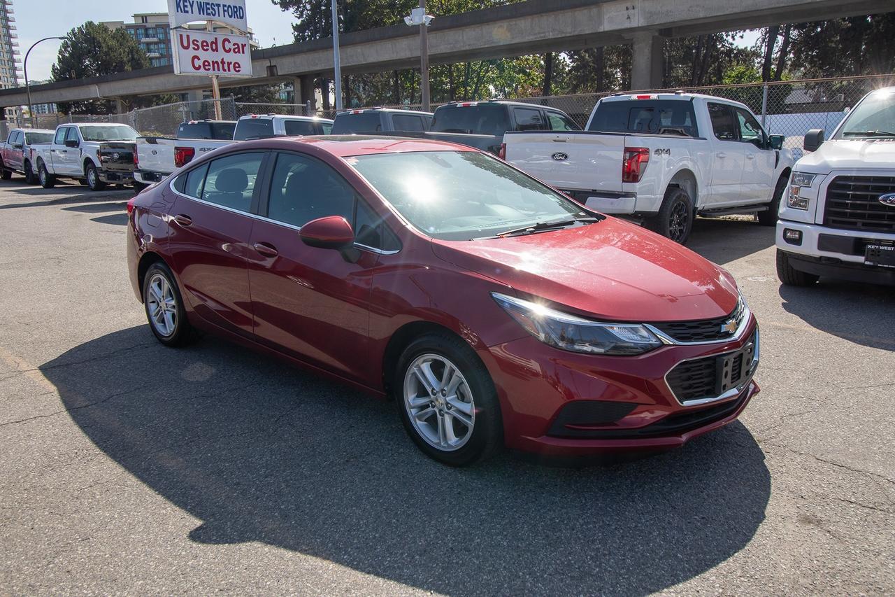 2018 Chevrolet Cruze LT Photo3