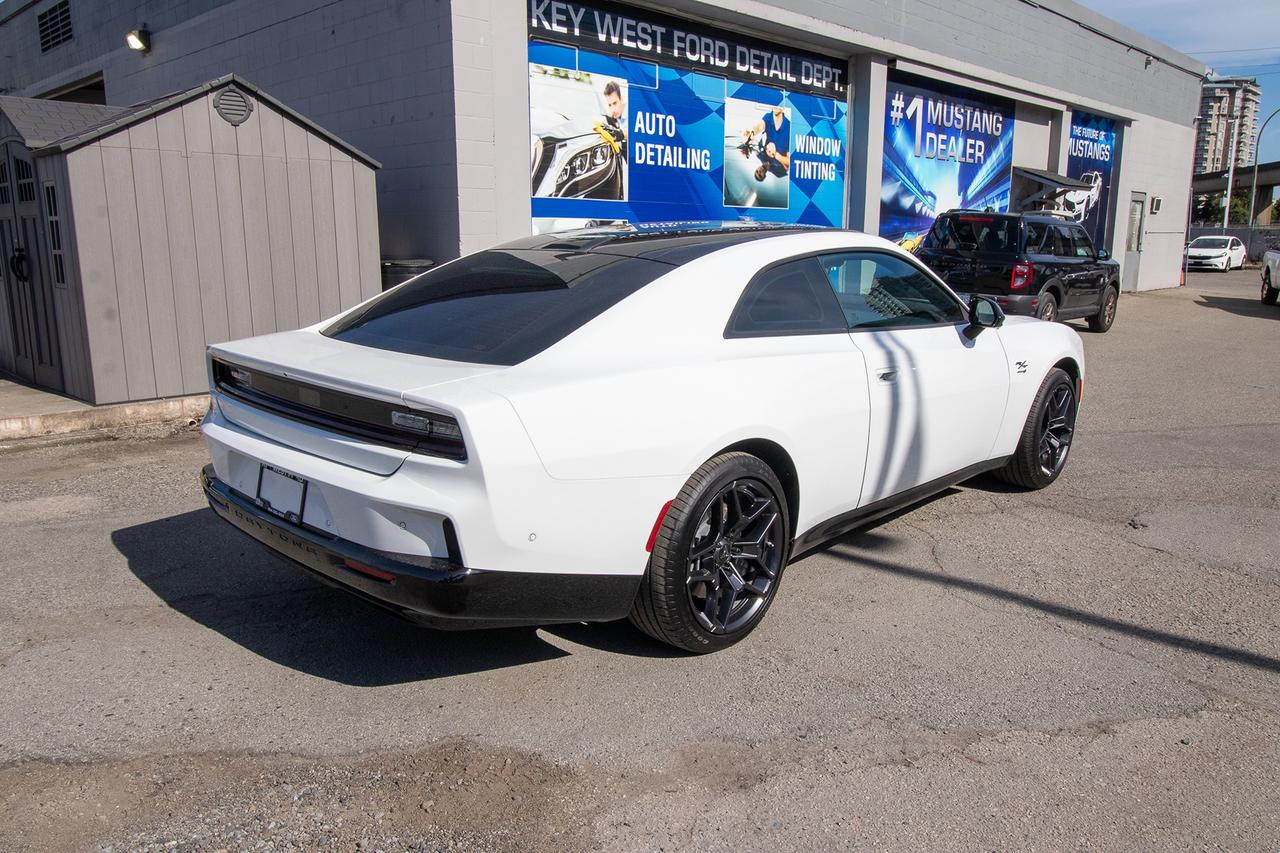 2024 Dodge Charger Daytona R/T AWD Photo4