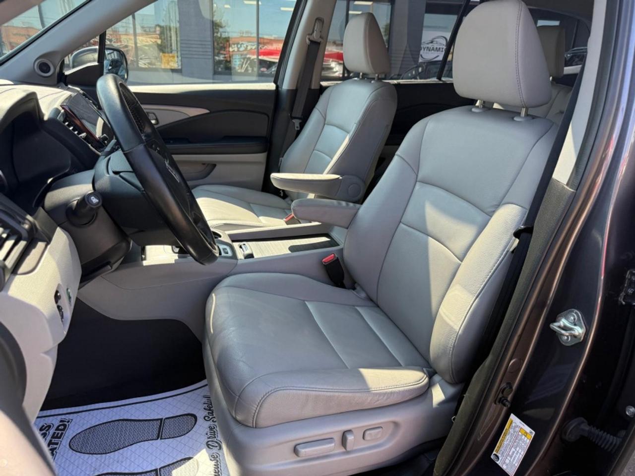 2020 Honda Pilot EX-L W/ NAVI /LEATHER /SUNROOF /HONDA SENSING - Photo #10