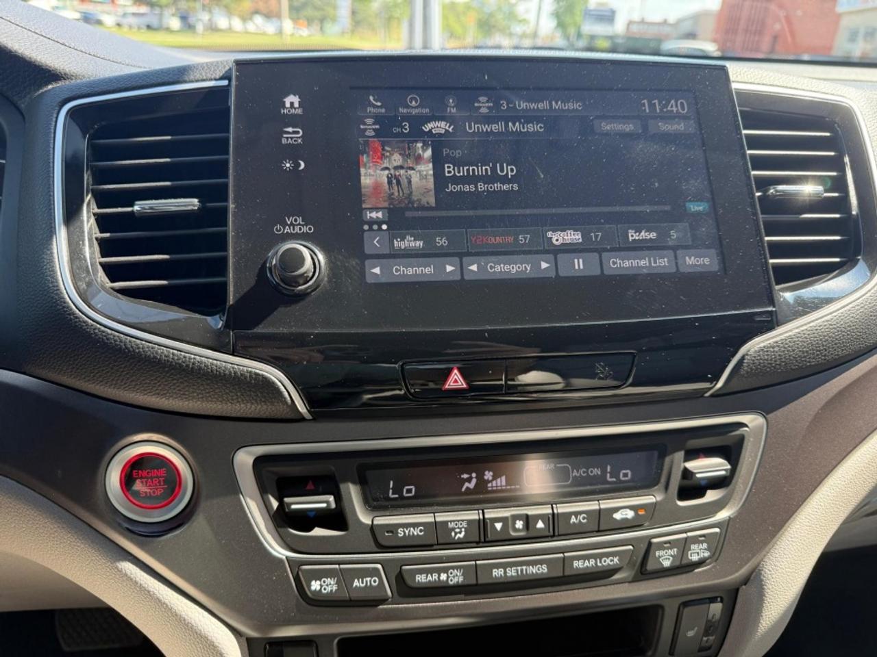 2020 Honda Pilot EX-L W/ NAVI /LEATHER /SUNROOF /HONDA SENSING - Photo #16