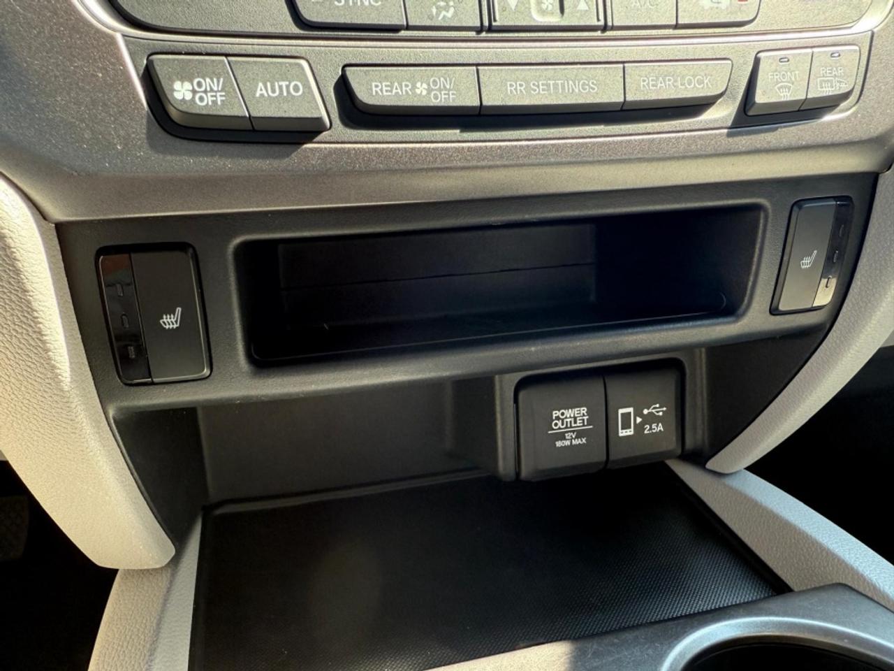 2020 Honda Pilot EX-L W/ NAVI /LEATHER /SUNROOF /HONDA SENSING - Photo #18