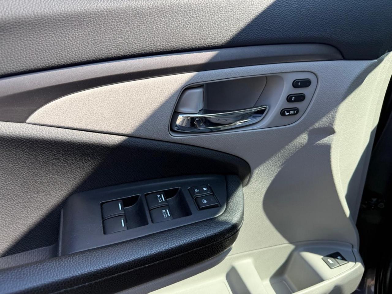 2020 Honda Pilot EX-L W/ NAVI /LEATHER /SUNROOF /HONDA SENSING - Photo #20