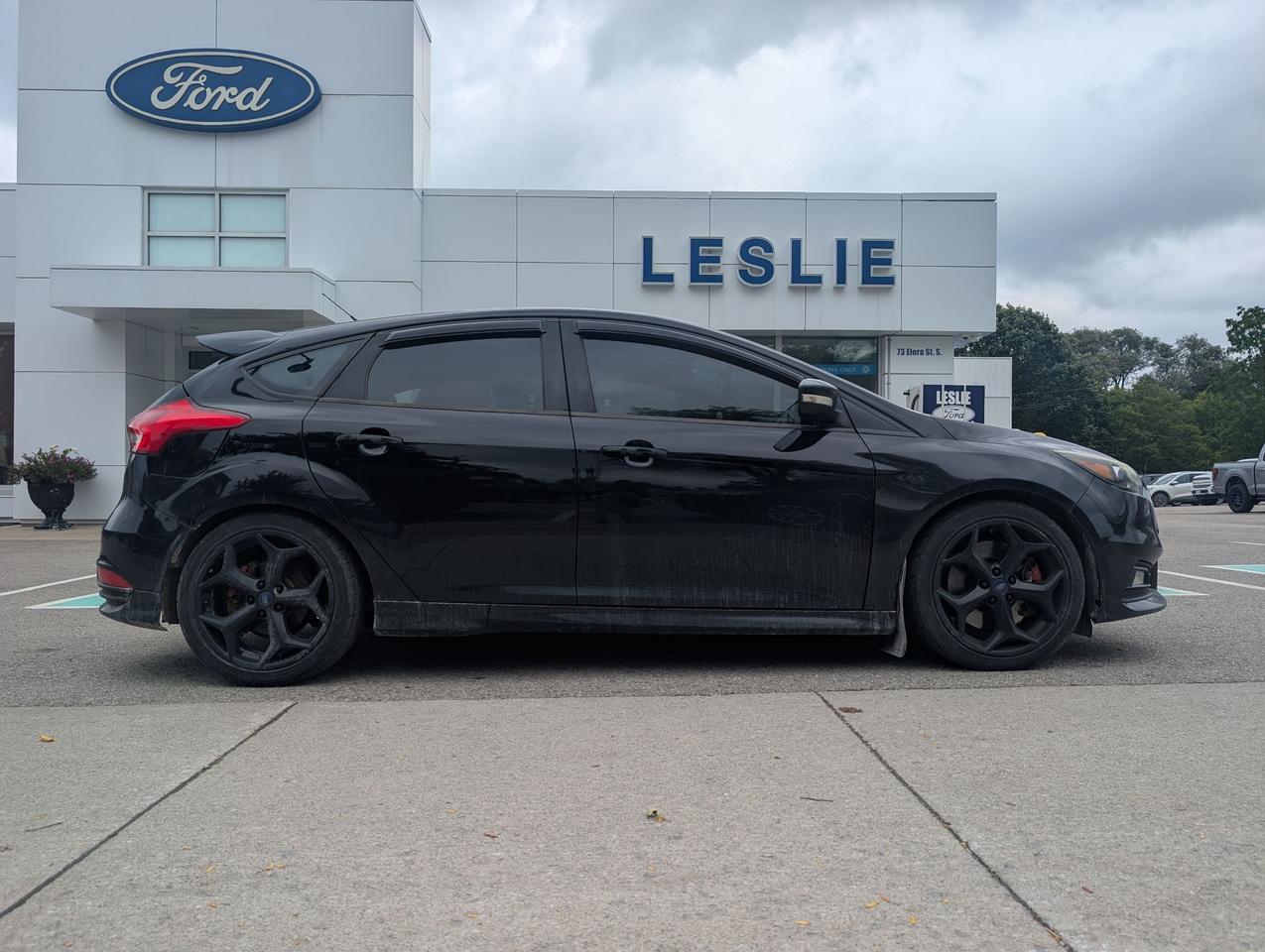 2017 Ford Focus ST Hatchback Photo
