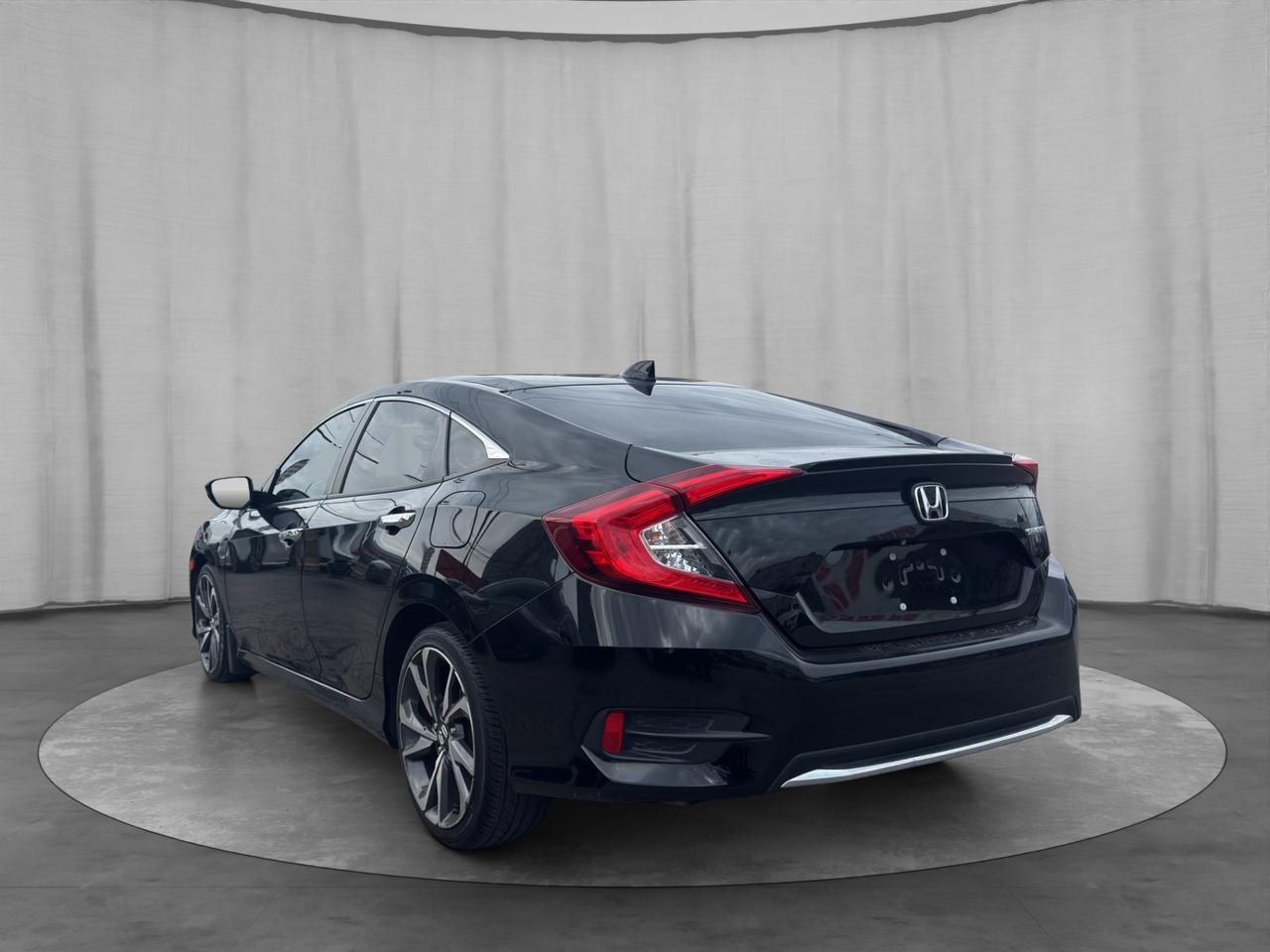 2020 Honda Civic Touring CVT Photo4