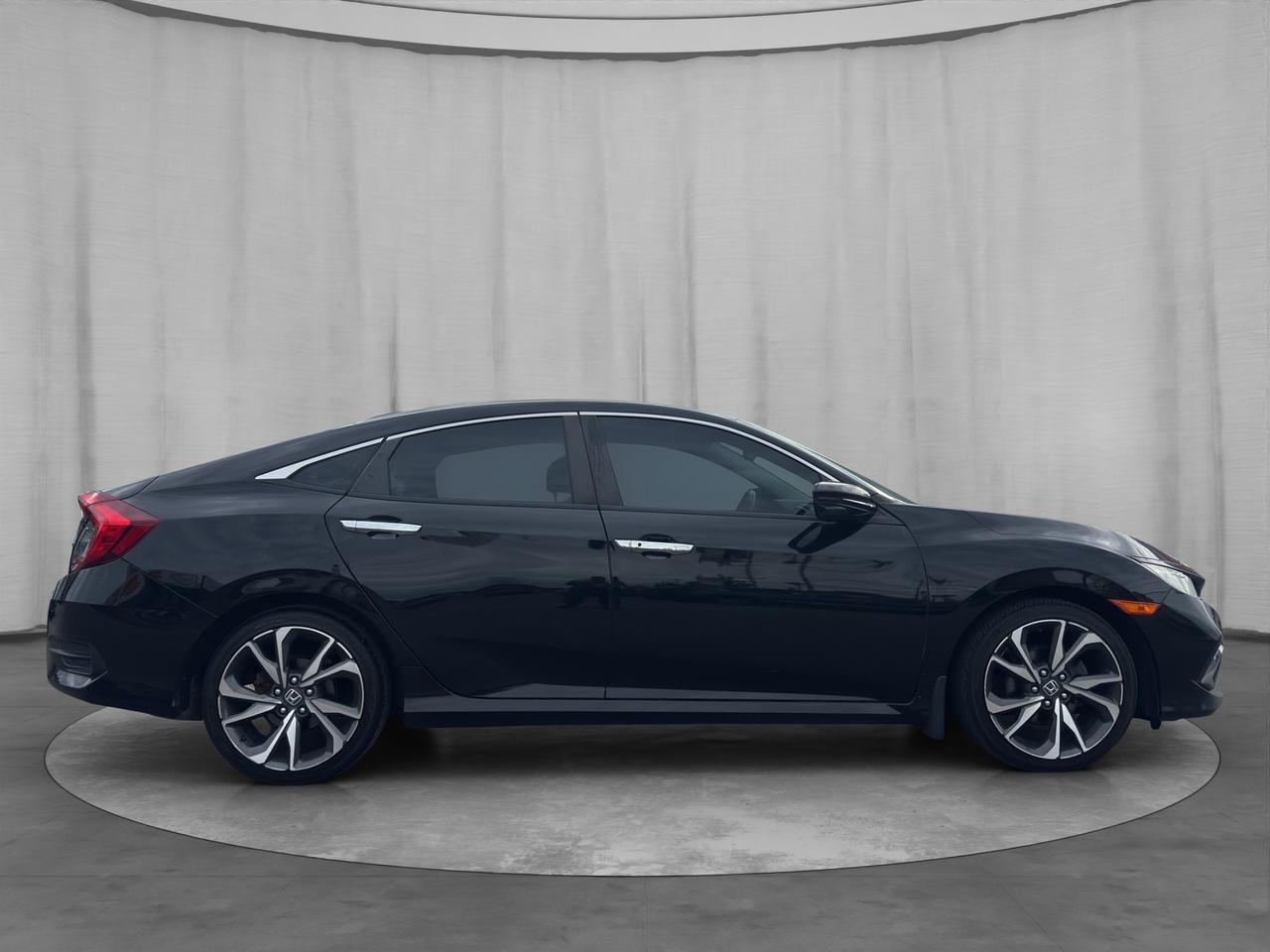 2020 Honda Civic Touring CVT Photo