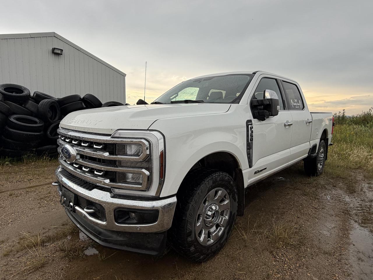 2024 Ford F-350 Super Duty SRW LARIAT 6.7L POWER STROKE V8 DSL Photo4