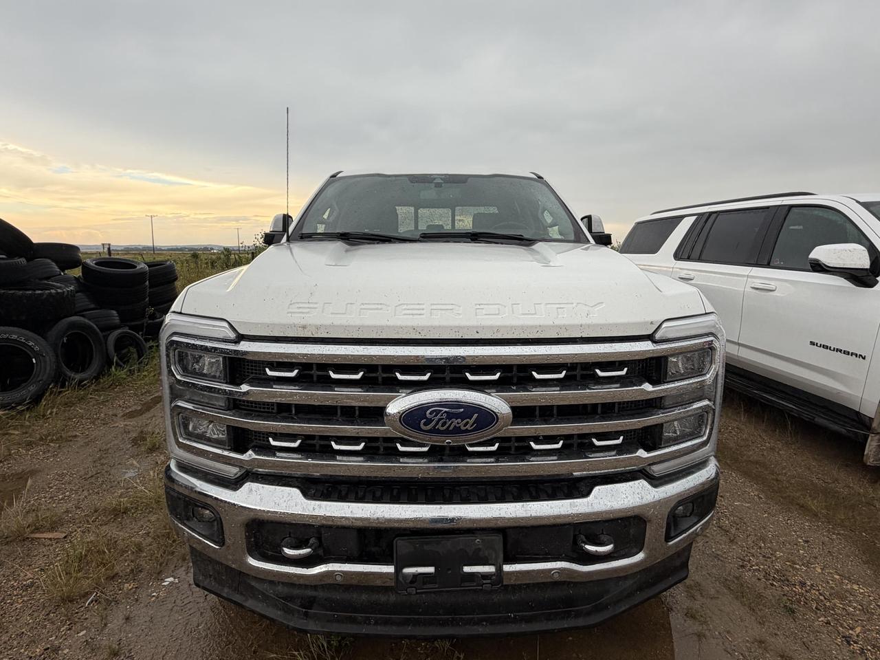 2024 Ford F-350 Super Duty SRW LARIAT 6.7L POWER STROKE V8 DSL Photo3
