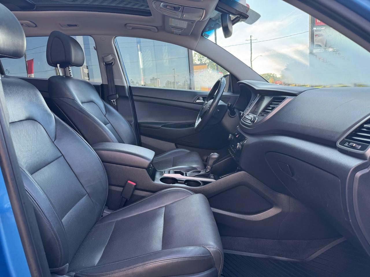 2016 Hyundai Tucson Limited AWD | Accident Free | BC Car | Low KMS!  | LOADED Photo
