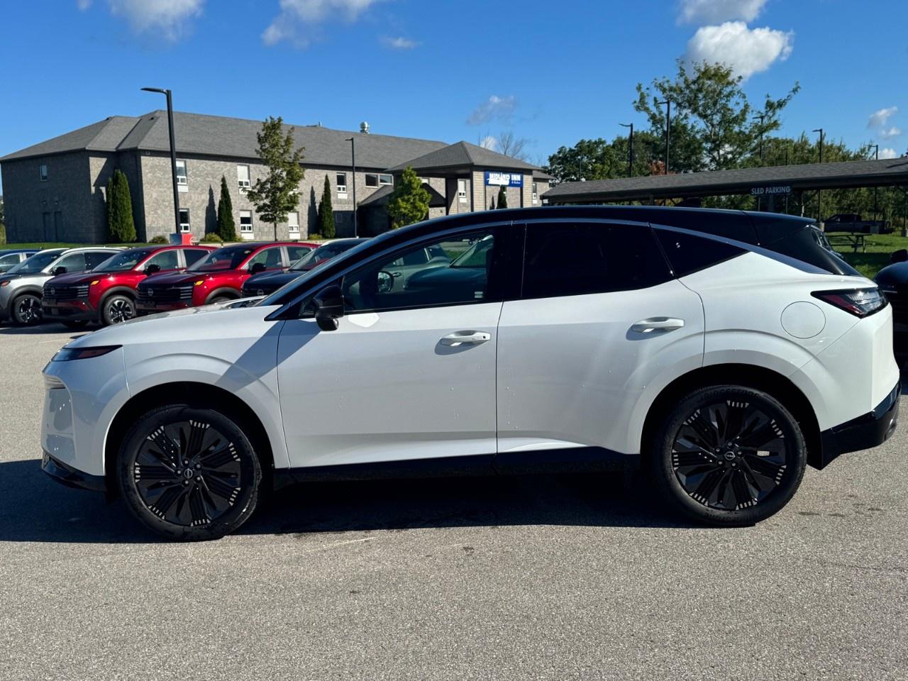 2027 Nissan Murano Platinum AWD Photo