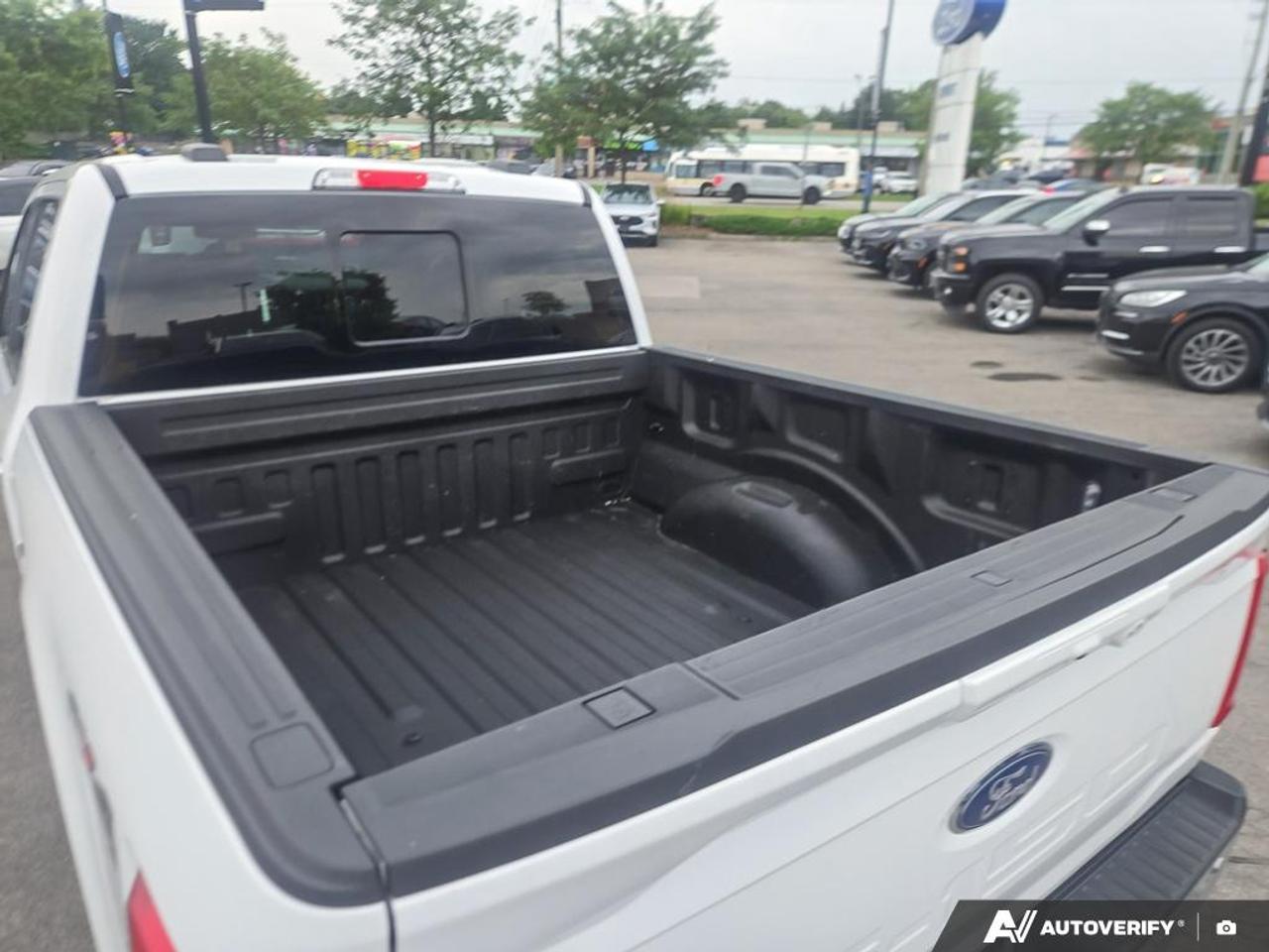 2023 Ford F-150 Lariat 5.0L V8 | MOONROOF | TOW MIRRORS | 502A Photo