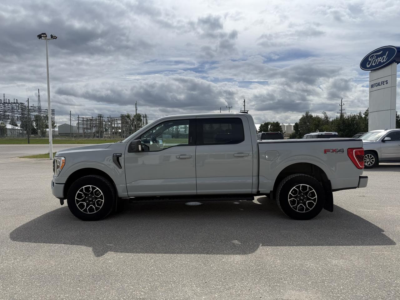 2023 Ford F-150 XLT 4WD SuperCrew 5.5' Box Photo4