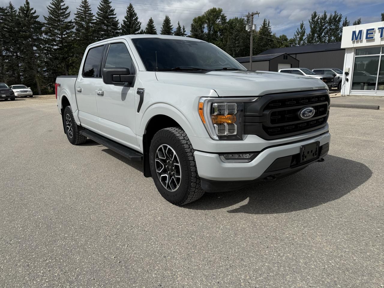 2023 Ford F-150 XLT 4WD SuperCrew 5.5' Box Photo1