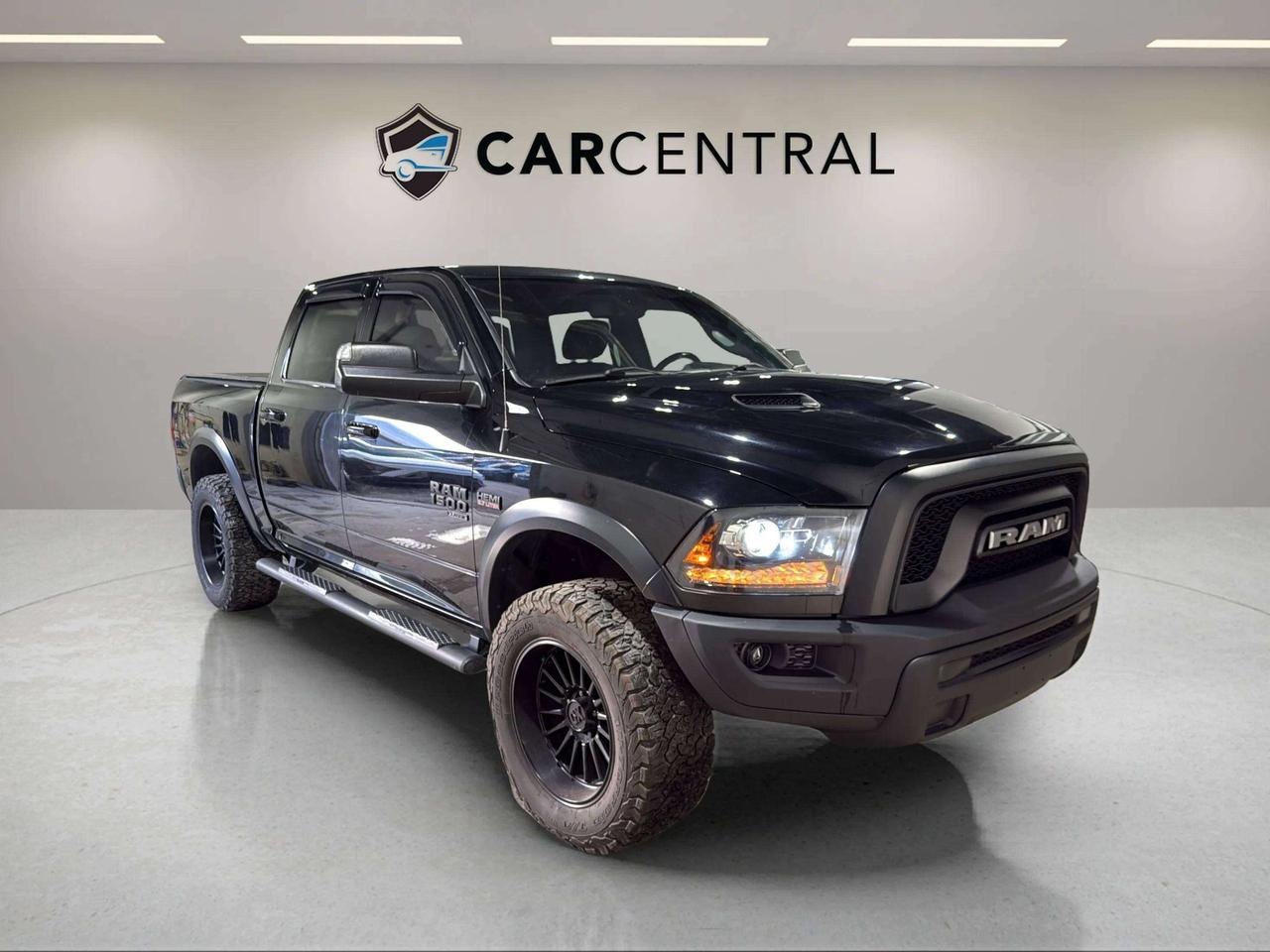 2022 RAM 1500 WARLOCK | CLEAN CARFAX | HEMI | TONNEAU| LOW KMS Photo