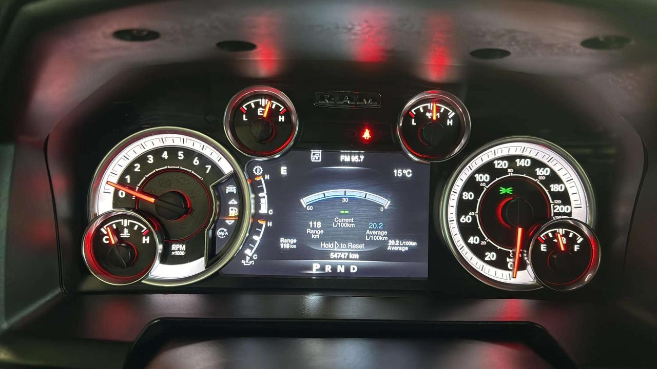 2022 RAM 1500 WARLOCK | CLEAN CARFAX | HEMI | TONNEAU| LOW KMS Photo