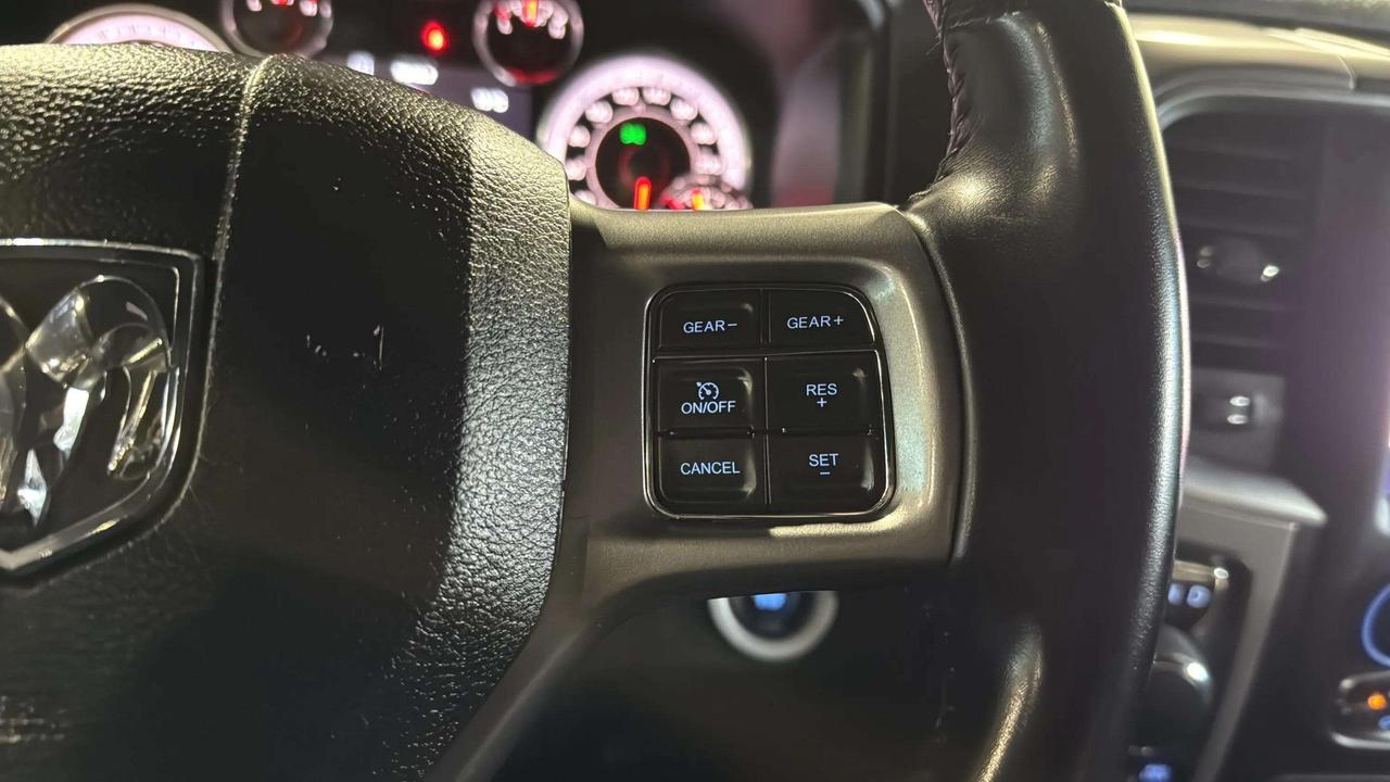 2022 RAM 1500 WARLOCK | CLEAN CARFAX | HEMI | TONNEAU| LOW KMS Photo