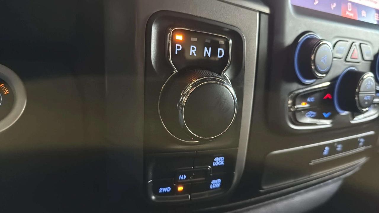 2022 RAM 1500 WARLOCK | CLEAN CARFAX | HEMI | TONNEAU| LOW KMS Photo
