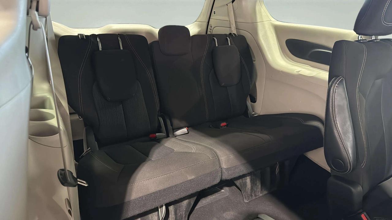 2023 Dodge Grand Caravan SXT | CLEAN CARFAX | STARTER | CARPLAY | Photo