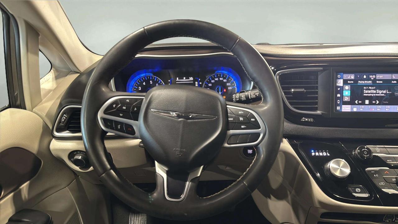 2023 Dodge Grand Caravan SXT | CLEAN CARFAX | STARTER | CARPLAY | Photo