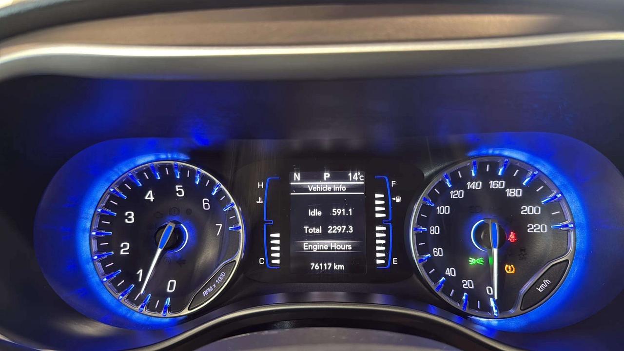 2023 Dodge Grand Caravan SXT | CLEAN CARFAX | STARTER | CARPLAY | Photo