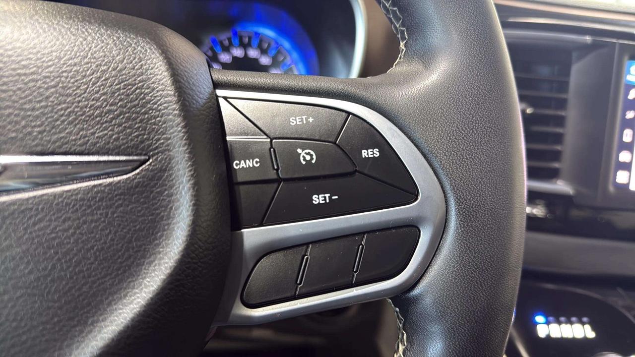 2023 Dodge Grand Caravan SXT | CLEAN CARFAX | STARTER | CARPLAY | Photo