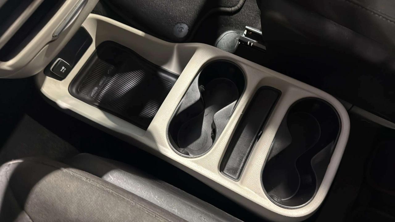2023 Dodge Grand Caravan SXT | CLEAN CARFAX | STARTER | CARPLAY | Photo
