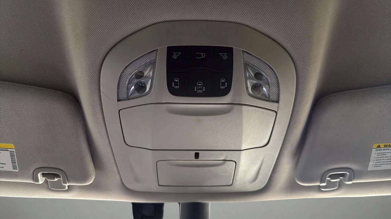 2023 Dodge Grand Caravan SXT | CLEAN CARFAX | STARTER | CARPLAY | Photo
