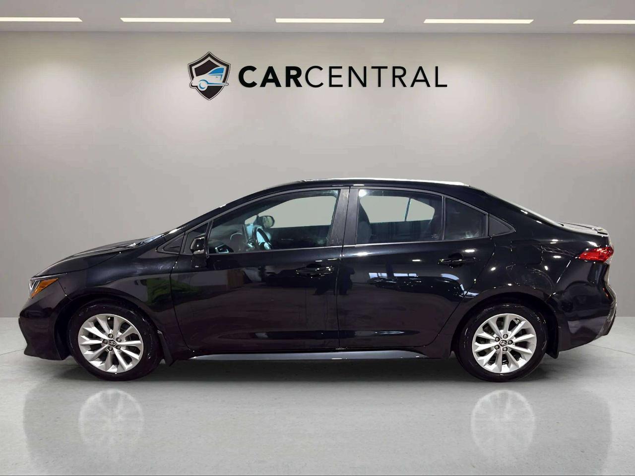 2021 Toyota Corolla SE | CLEAN CARFAX | CARPLAY |PUSH START|HTD SEATS Photo