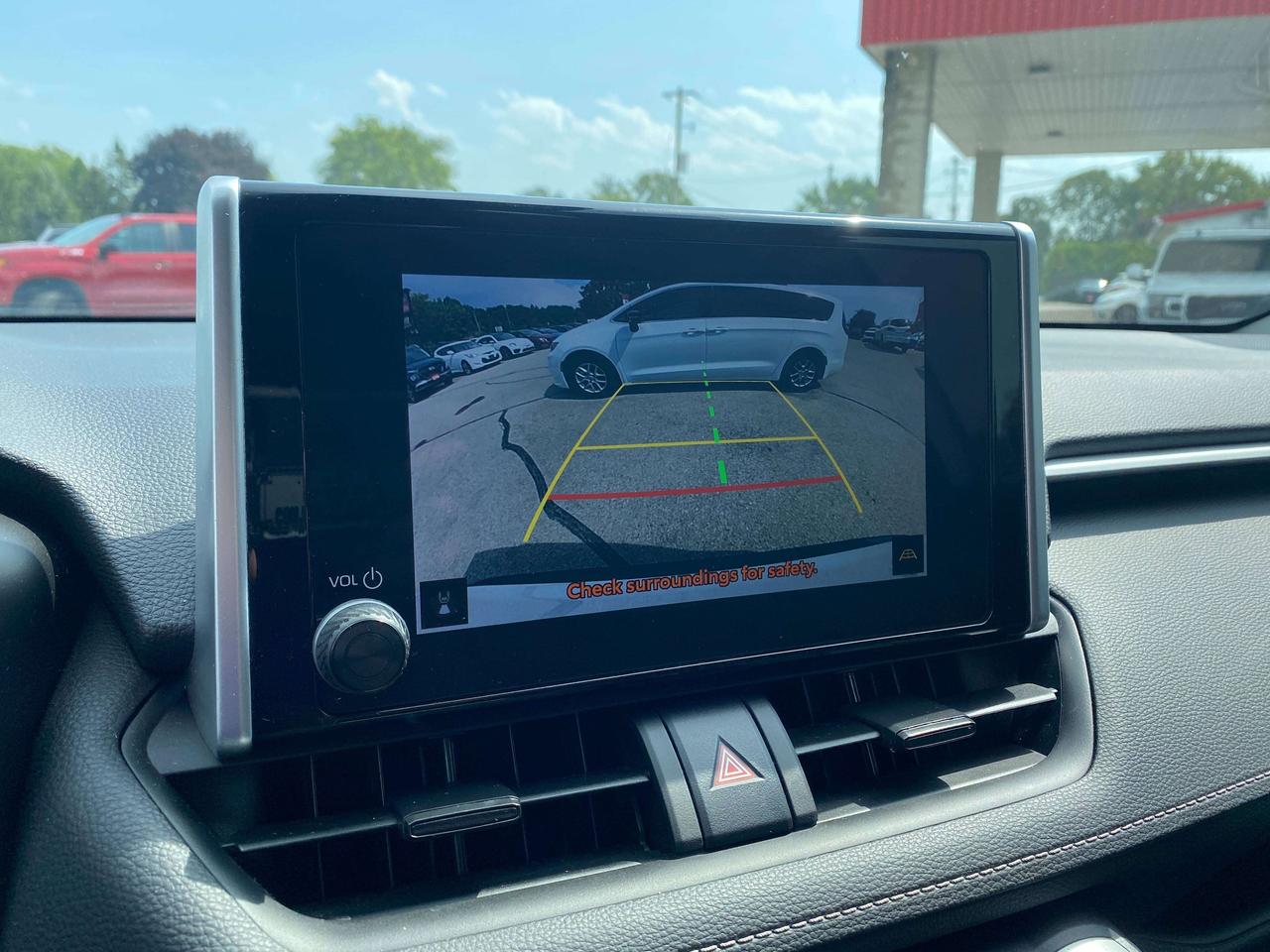 2023 Toyota RAV4 LE, CLEAN CARFAX, BACK UP CAMERA, AWD! - Photo #14
