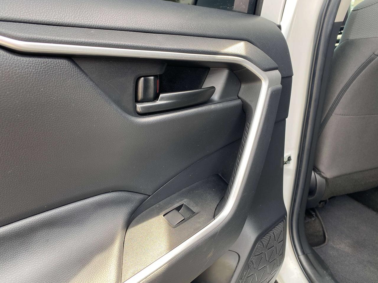 2023 Toyota RAV4 LE, CLEAN CARFAX, BACK UP CAMERA, AWD! - Photo #16