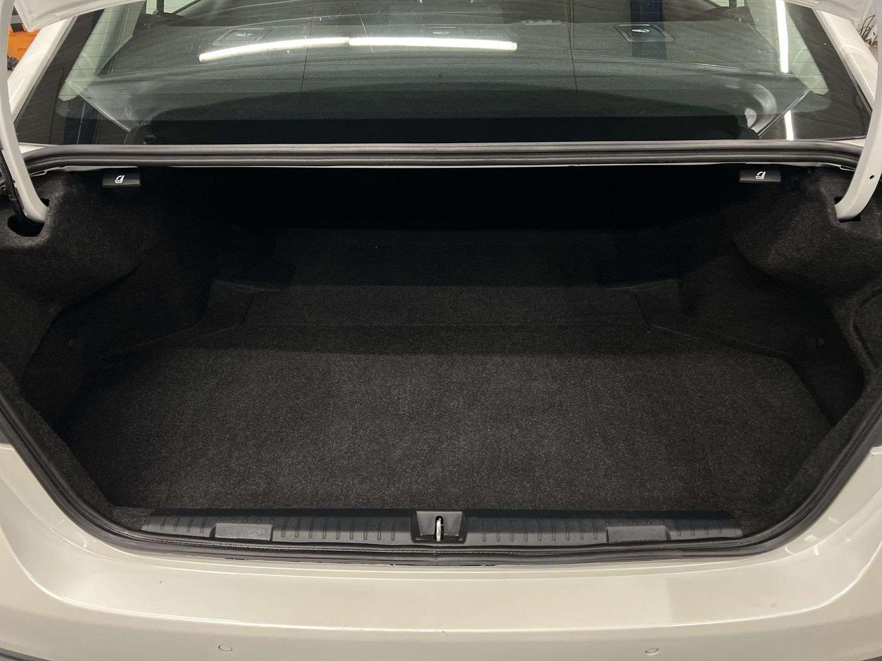 2020 Subaru Legacy TOURING AWD | SUNROOF | 11IN SCREEN | CARPLAY Photo
