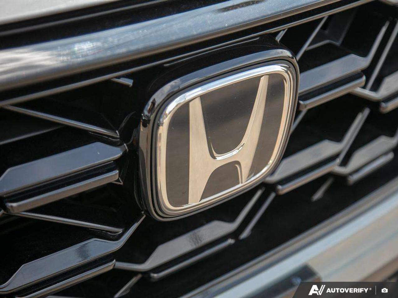 2023 Honda CR-V Touring Photo