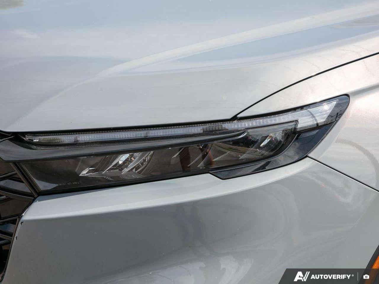 2023 Honda CR-V Touring Photo