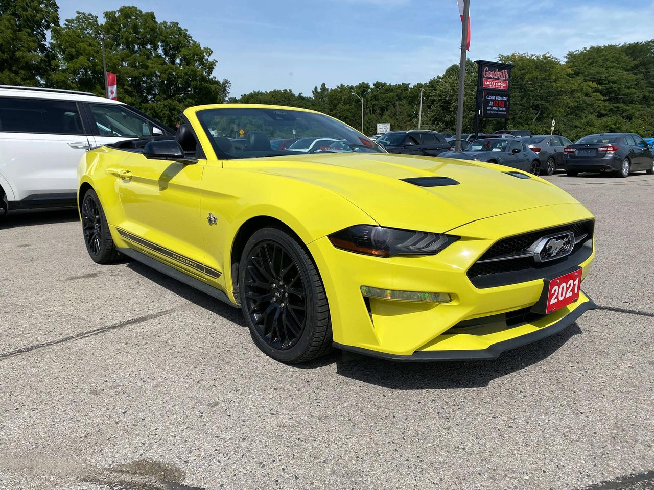 2021 Ford Mustang PREMIUM, CLEAN CARFAX, BACK UP CAM, LEATHER! - Photo #2