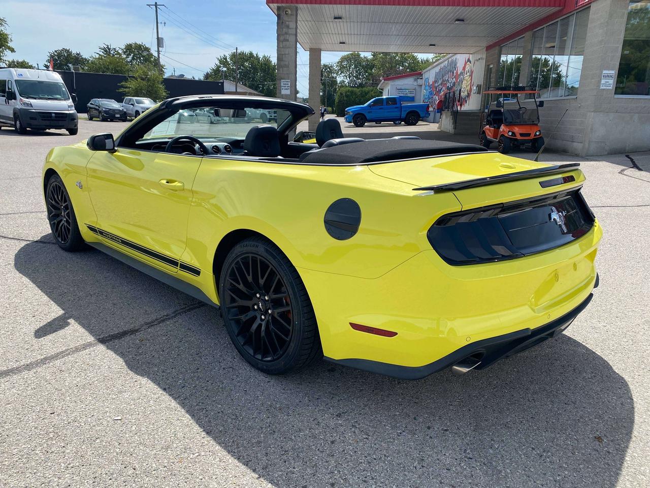 2021 Ford Mustang PREMIUM, CLEAN CARFAX, BACK UP CAM, LEATHER! - Photo #6