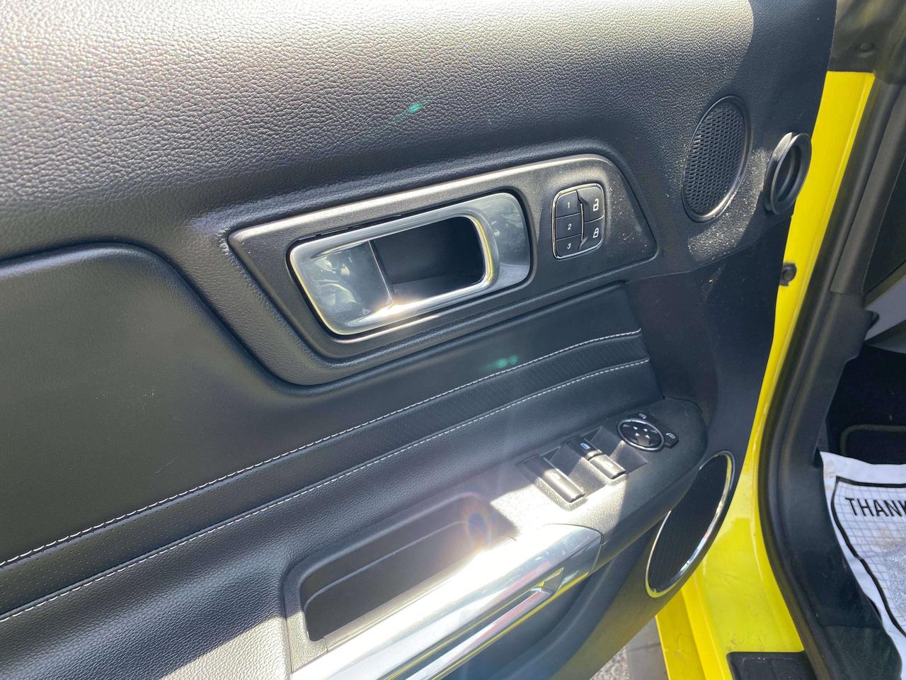 2021 Ford Mustang PREMIUM, CLEAN CARFAX, BACK UP CAM, LEATHER! - Photo #12